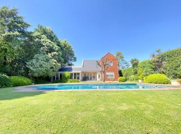 Casa · 200m² · 5 Ambientes · 1 Cochera · Casa en Venta en El Barrio Privado El Rodal - Canning