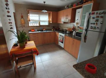 Casa · 175m² · 6 Ambientes · 1 Cochera · Venta Casa en España y Hospitales