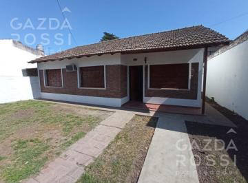 Casa · 289m² · 5 Ambientes · 1 Cochera · Casa en Adrogue