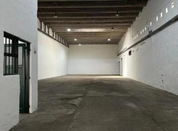 Bodega-Galpón · 680m² · Galpon con Oficinas - 680 m² - Bº General Bustos