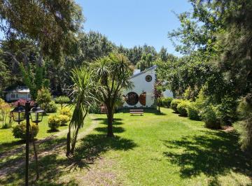 Casa · 90m² · 4 Ambientes · 1 Cochera · Casa en Venta Sobre Lote de 1039 m² en El Bosque de Mar de Cobo