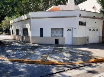 Casa · 190m² · 3 Ambientes · 1 Cochera · Casa con Garage y Local Comercial, en Parque Avellaneda