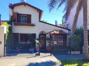 Casa de 6 ambientes, San Isidro · Hermoso Chalet de 4 Dorm. Sobre Lote de 337 m². a 2 Cuadras de Av Santa Fe