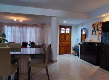 Casa · 190m² · 5 Ambientes · 3 Cocheras · Casa 5 Ambientes, Cochera Para 3 Autos, Patio - Quilmes