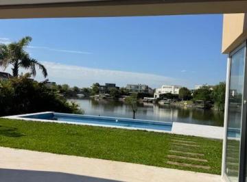 Casa de 6 ambientes, Tigre · Casa a Estrenar en Cabos del Lago Sobre Lote de Casi 1000 m. con Muelle