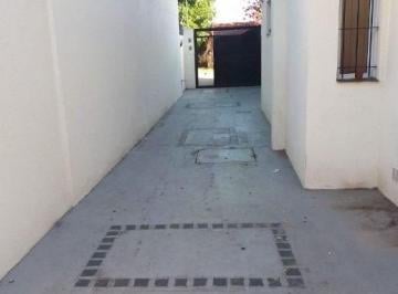 PH en Alquiler de 2 ambientes Ezpeleta Este · Departamento en Muy Buen Estado Amplio
