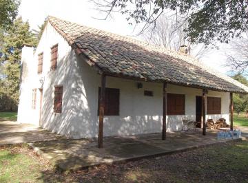 Quinta vacacional · 120m² · 5 Ambientes · 1 Cochera · Casa Quinta en Venta en Zárate, G. B. a. Zona Norte, Argentina