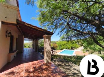 Casa · 260m² · Tu Casa Ideal Te Está Esperando! Vamos a Conocerla! - Gn