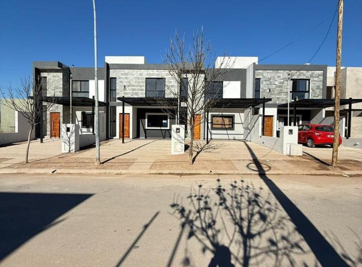 Casa · 115m² · 3 Ambientes · 1 Cochera