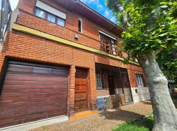 Casa · 85m² · 4 Ambientes · Venta PH 4 Ambientes con Patio y Parrilla, Primer Piso, Zona Sarmiento - Mar del Plata