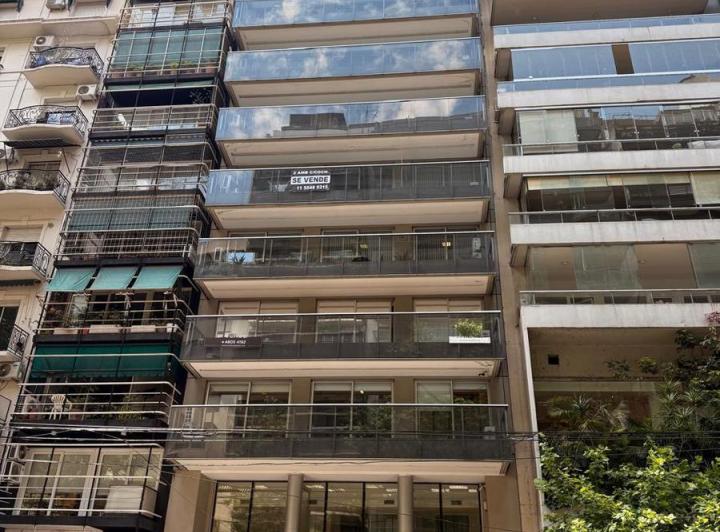 Oficina comercial · 150m² · 5 Ambientes · 2 Cocheras