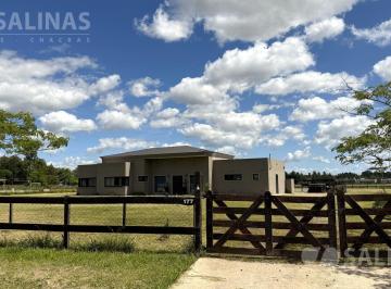 Casa · 225m² · 6 Ambientes · Casa Frente Al Polo Haras El Malacate