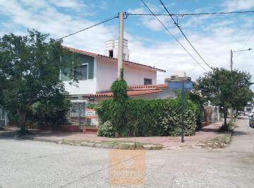 Casa · 254m² · 7 Ambientes · 2 Cocheras · Casa 4 Dormis, 2 Baños, Cochera, Bajo Palermo