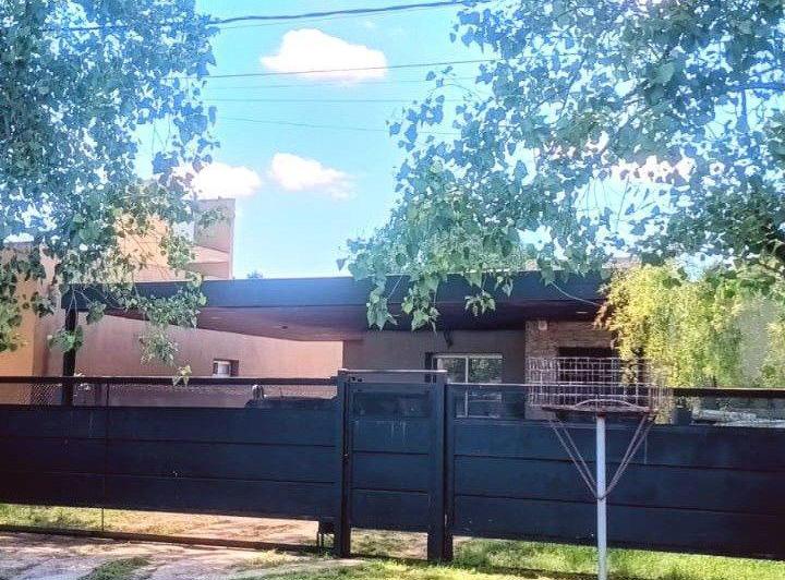 Casa · 140m² · 4 Ambientes · 2 Cocheras