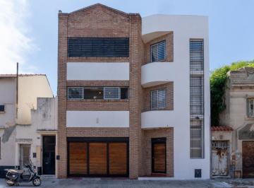 Casa · 176m² · 6 Ambientes · 2 Cocheras · Casa en Venta. 3 Habitaciones. Pileta. 2 Cocheras.
