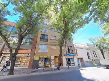 Departamento · 152m² · 8 Ambientes · Departamento Apto Para Uso Profesional - 8 Ambientes y Patio Propio
