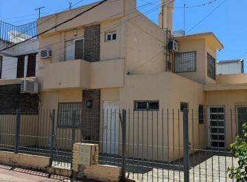 Casa · 100m² · 5 Ambientes · 1 Cochera · Se Alquila Casa en Alberdi