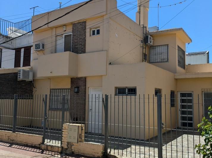 Casa · 100m² · 5 Ambientes · 1 Cochera
