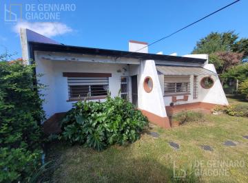 Casa · 130m² · 4 Ambientes · 1 Cochera · Casa en San Jacinto