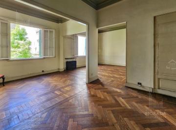 Departamento · 121m² · 4 Ambientes · Venta Departamento Semipiso 4 Ambientes Para Reciclar en Recoleta, Capital Federal