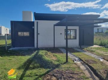 Casa Venta de 6 ambientes · Encantadora Casa en Villa Juana – Espacio, Confort y Seguridad