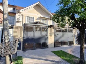 Casa · 70m² · 4 Ambientes · 1 Cochera · Venta Duplex San Miguel 4 Ambientes con Patio Garage