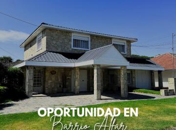 Casa de 5 ambientes, Mar del Plata · En Venta Chalet de Categoría de 5 Ambientes con Piscina en Barrio Alfar