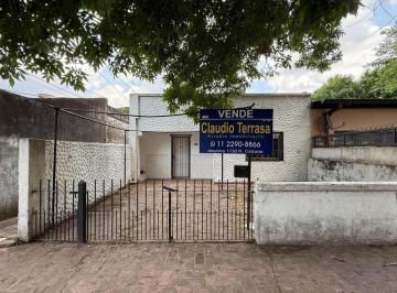 Casa · 74m² · 3 Ambientes · 1 Cochera · Casa 3 Amb en Venta en R. Calzada