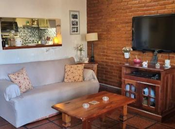 Casa de 4 ambientes, Lomas de Zamora · Casa Impecable con 2 Dorm. Apto Credito en Lomas de Zamora