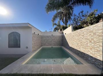 Casa · 140m² · 4 Ambientes · 2 Cocheras · Casa - Fisherton