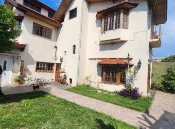Casa · 370m² · 6 Ambientes · 4 Cocheras · Casa en Venta C. Rivadavia 780 Bernal