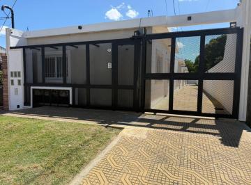 Departamento · 43m² · 2 Dormitorios · 1 Cochera · Departamento a La Venta de 3 Ambientes en Moreno Sur