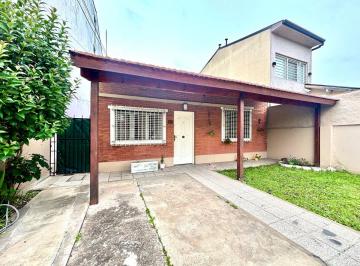 Casa de 3 ambientes, Lomas de Zamora · Casa 3 Ambientes Lista Para Habitar, con Parque, Galería y Entrada Vehicular