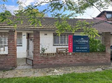 Casa · 236m² · 7 Ambientes · Barrio Estrada - Alice 6818 - Venta en Block de Dos Casas de 3 y 4 Ambientes