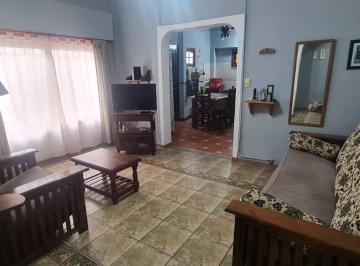 Casa · 120m² · 3 Ambientes · 1 Cochera · Casa en Lomas de Zamora Oeste
