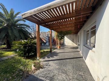 Casa · 194m² · 5 Ambientes · 2 Cocheras · Casa en Venta en Calle 24 Entre 73 y 74 Parque 4 Dorm. La Plata
