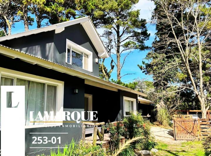Casa en venta en Pinamar · 5 ambientes