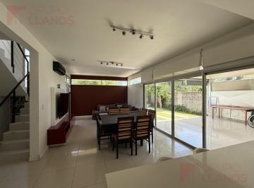Casa · 117m² · 3 Ambientes · 2 Cocheras · Venta Casa de 2 Dorm. en Barrio Sarmiento (Lujan) con Pileta y Parrilla.