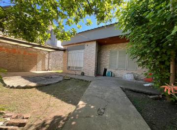 Casa · 83m² · 3 Ambientes · 1 Cochera · Casa 3 Ambientes en Venta en Merlo