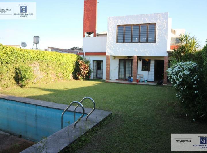 Casa · 275m² · 7 Ambientes · 1 Cochera