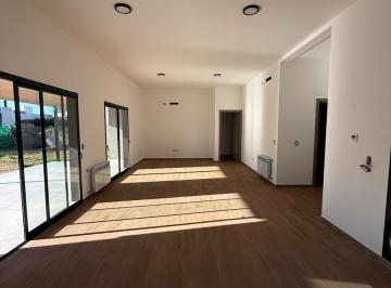 Casa · 135m² · 5 Ambientes · 2 Cocheras · Venta Casa Siete Soles Alqarias
