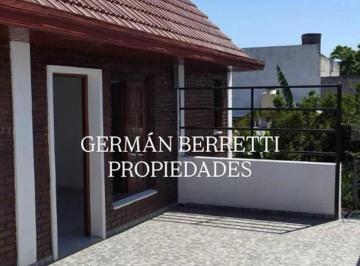 Casa · 70m² · 4 Ambientes · Casa en Venta Ubicado en Avellaneda, G. B. a. Zona Sur, Argentina