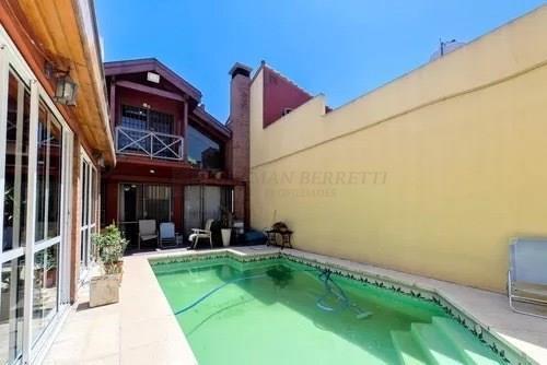 Casa · 388m² · 7 Ambientes · 1 Cochera