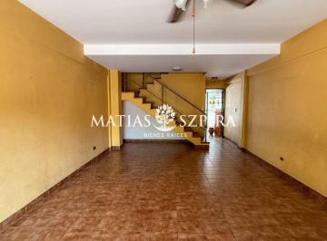 Casa · 85m² · 4 Ambientes · 1 Cochera · Venta de Casa 4 Ambientes en Villa del Parque, Apto Credito