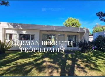 Casa · 150m² · 4 Ambientes · Casa en Venta Ubicado en Deportivo I, Costa Esmeralda, Costa Atlántica