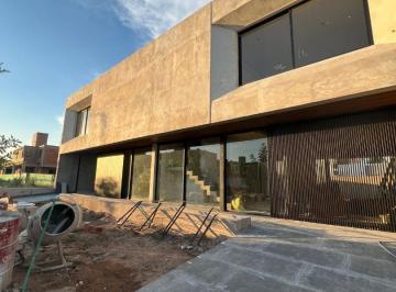 Casa · 181m² · 4 Ambientes · 2 Cocheras · Exclusivo Dúplex 3 Dorm San Ignacio Village Barrio Privado