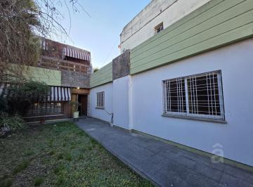 Casa · 296m² · 4 Ambientes · 2 Cocheras · Casa en Venta en San Andrés - Lote Propio.