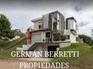 Casa · 230m² · 4 Ambientes · 4 Cocheras · Casa Chalet en Venta Ubicado en Valeria del Mar, Costa Atlántica, Buenos Aires