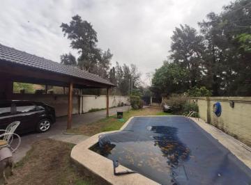 Casa de 5 ambientes, Morón · Casa con 4 Dorm. en Venta con 450 m² en Castelar