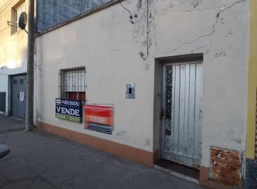 Casa · 105m² · 4 Ambientes · Casa en Zona Comercial